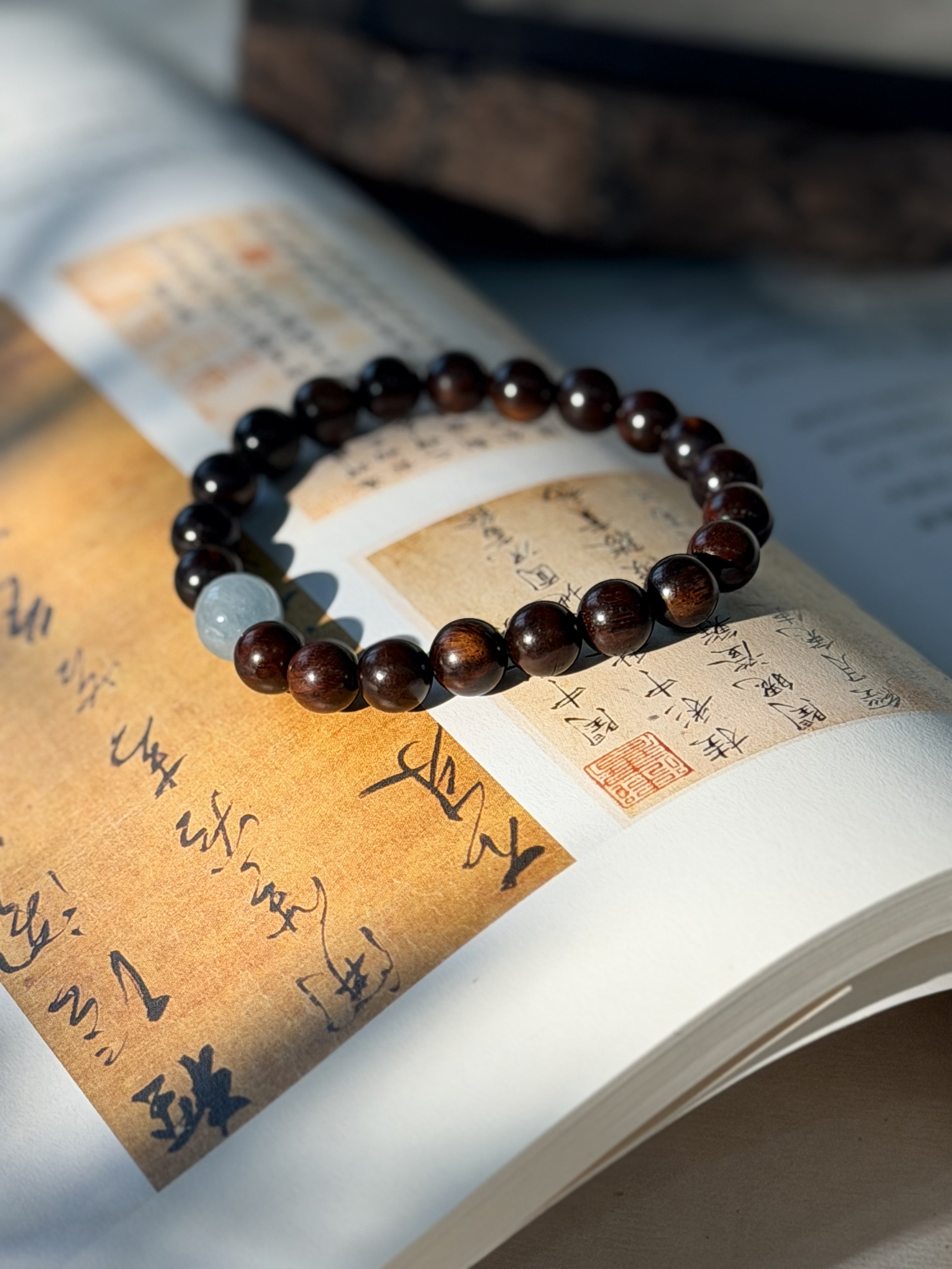 Water Nourishing Wood – Agarwood & Aquamarine Bracelet